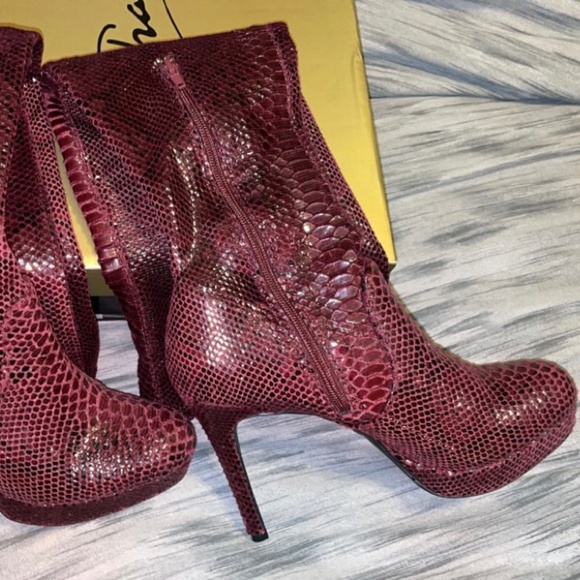 Thalia Sodi - CLARISSA OTK Boot - Picture 4 of 11